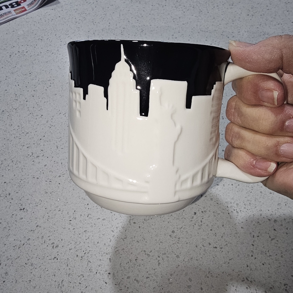 Starbucks 2010 New York City 3D Relief Skyline Mug 16oz Taxi - Picture 8 of 10